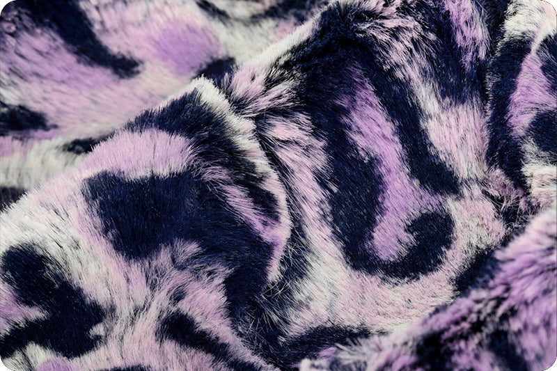 Luxe Cuddle Bobcat Bellflower
