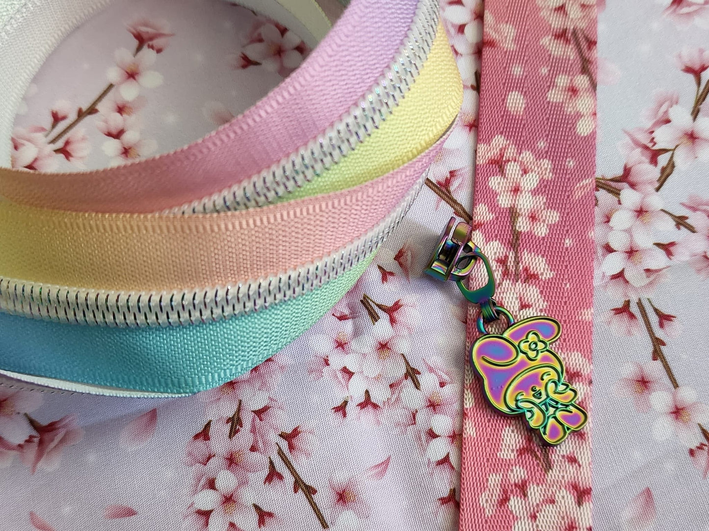 #5 Sweet Bunny Zipper Pull