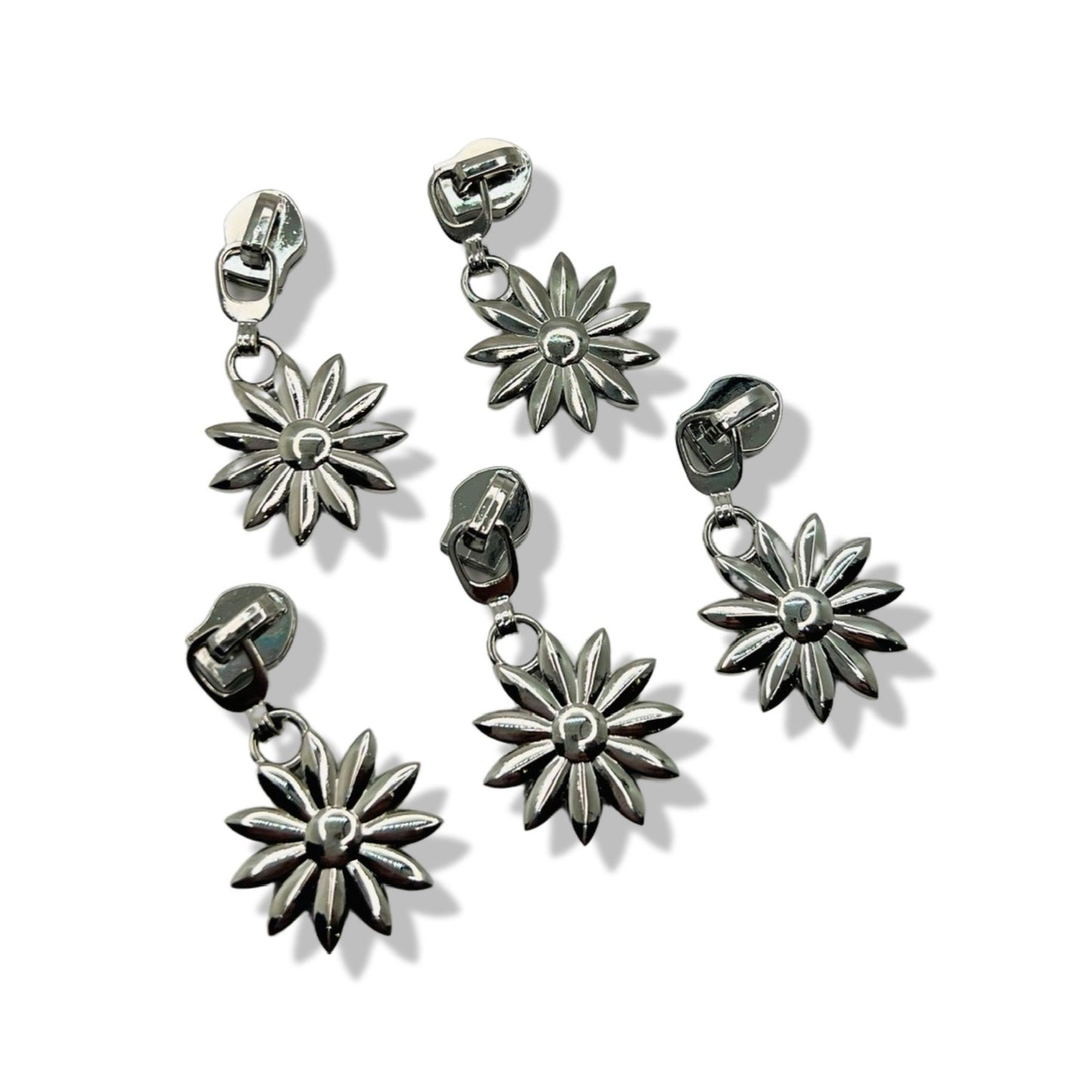 #5 Daisy Flower Zipper Pull