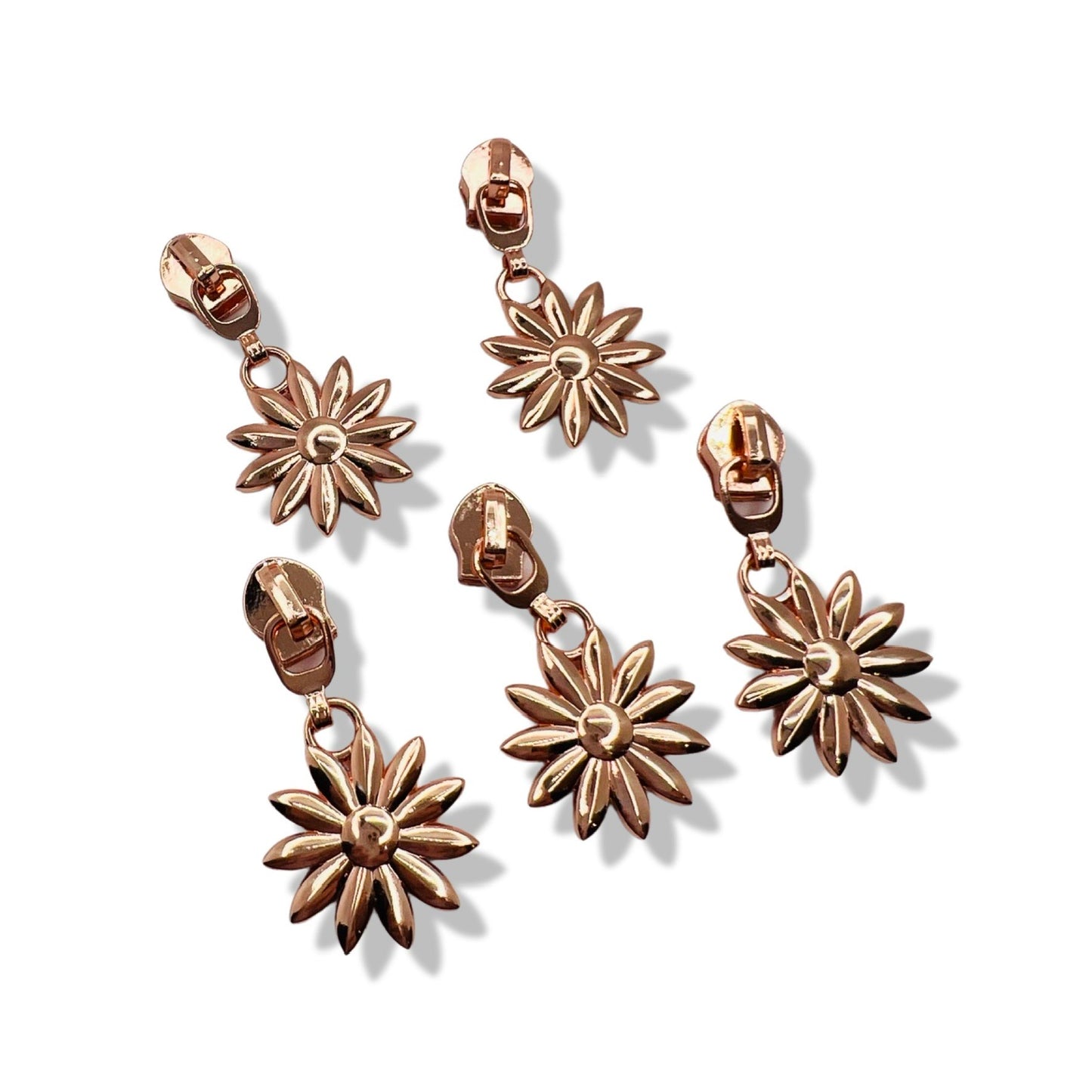 #5 Daisy Flower Zipper Pull