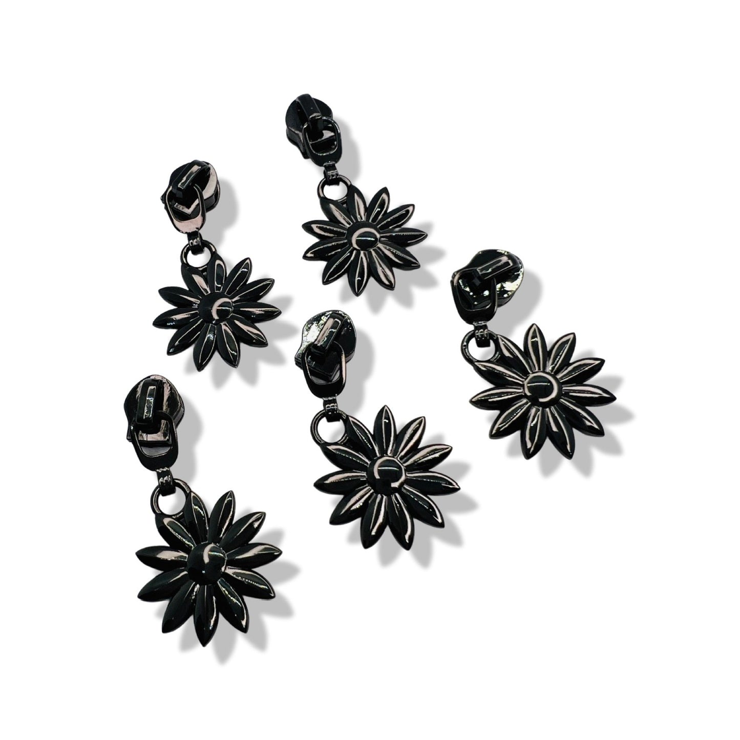 #5 Daisy Flower Zipper Pull