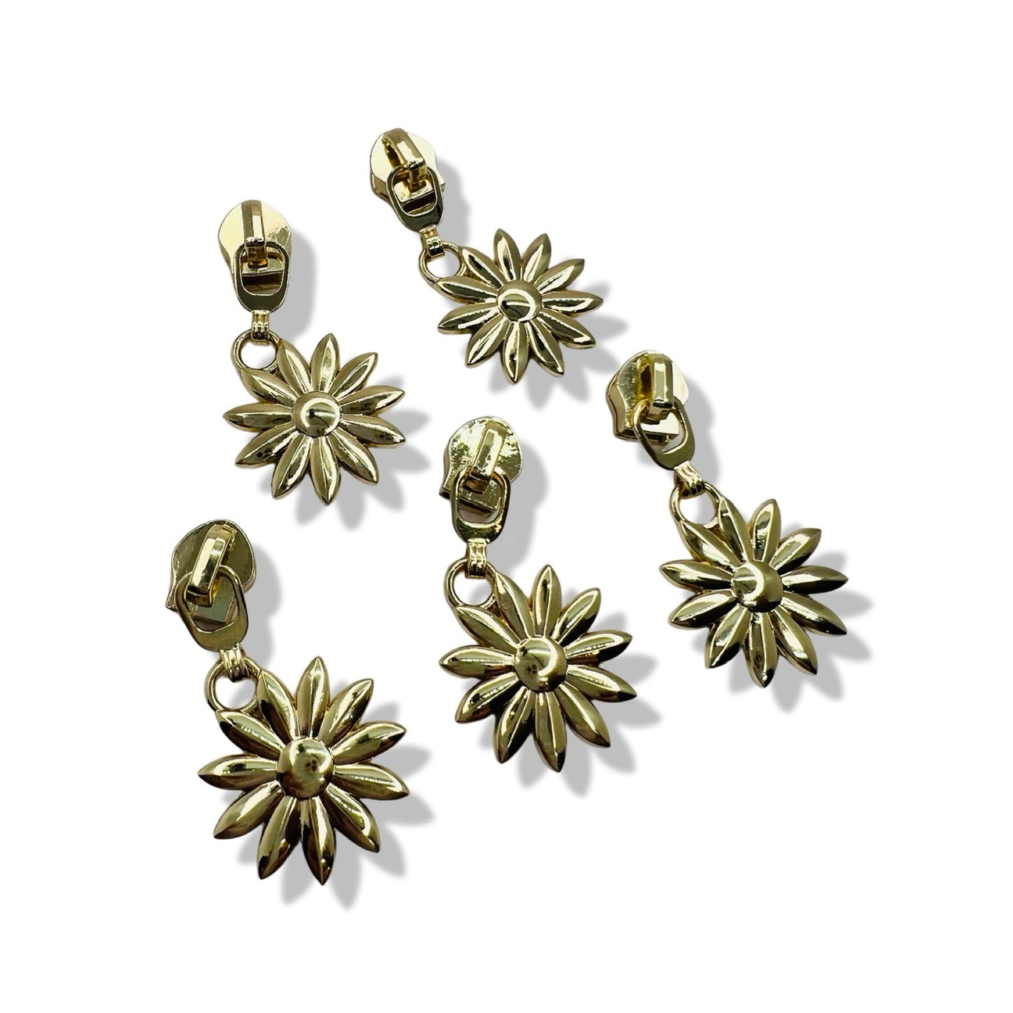 #5 Daisy Flower Zipper Pull