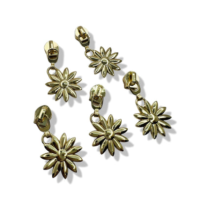 #5 Daisy Flower Zipper Pull