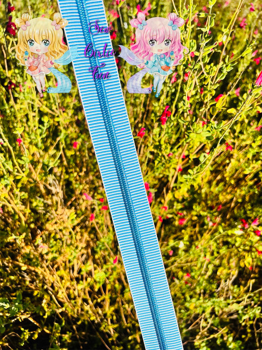 LIGHT BLUE AND WHITE STRIPED TAPE WITH SAPPHIRE BLUE TEETH #5 ZIPPER TAPE